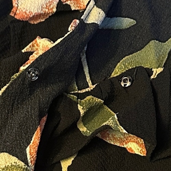 LF Seek The Label Floral Boho Black Ruffled Faux Wrap Crepe Crop Top Size S - Picture 8 of 11